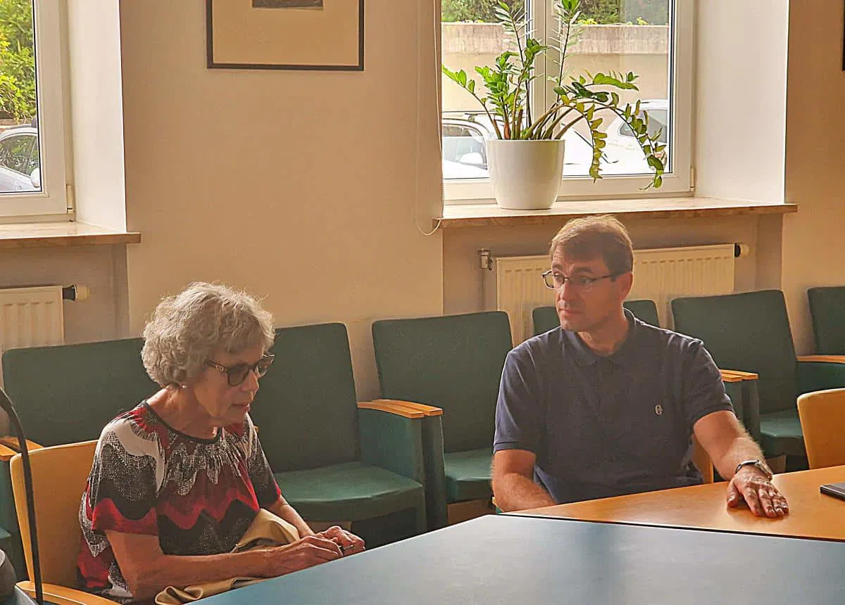 Obisk predsednice Zveze prijateljev mladine Anite Ogulin na Ravnah na Koroškem