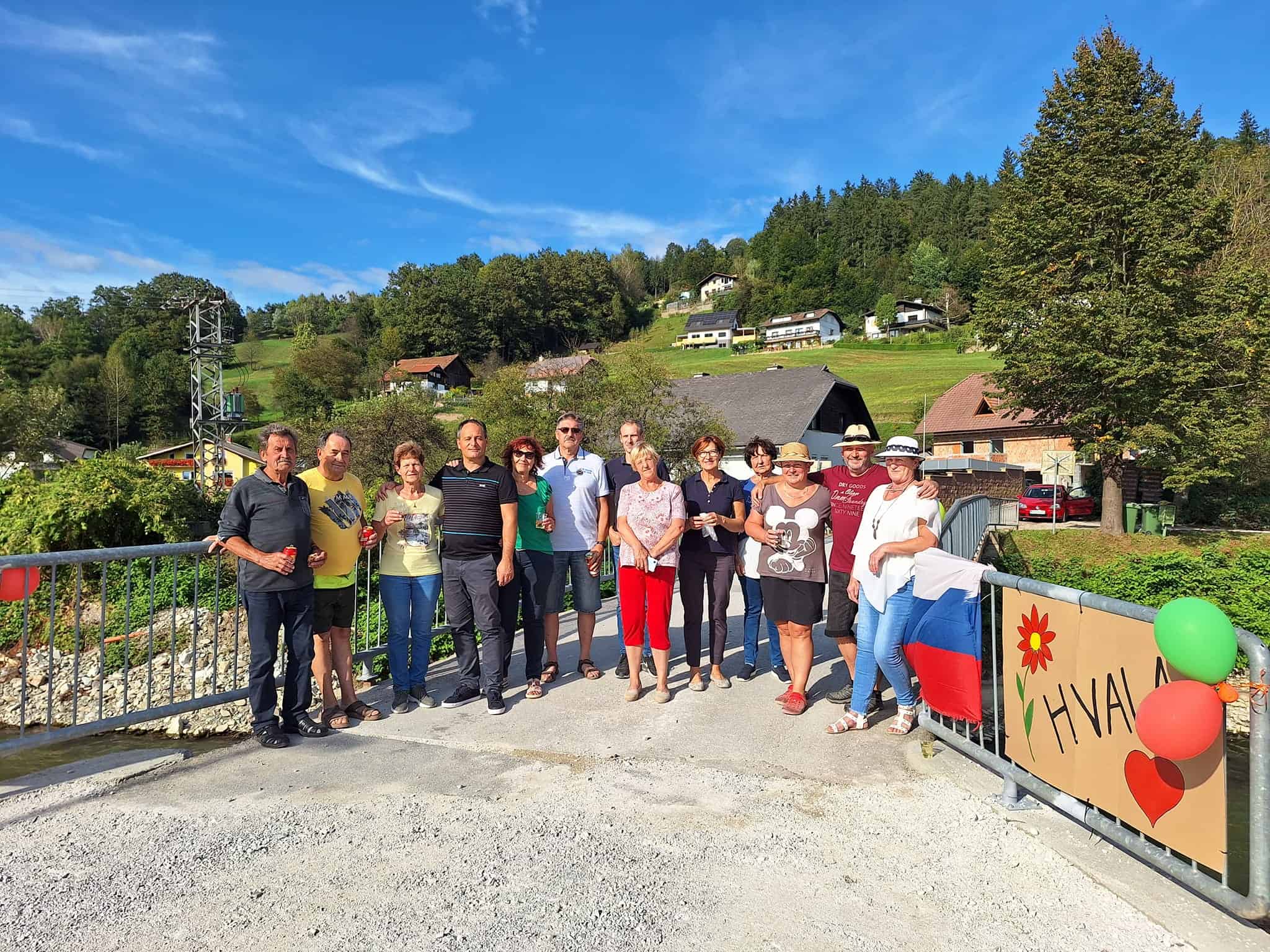 V Dravogradu simbolično otvorili Papežev most proti Kronski gori (FOTO)