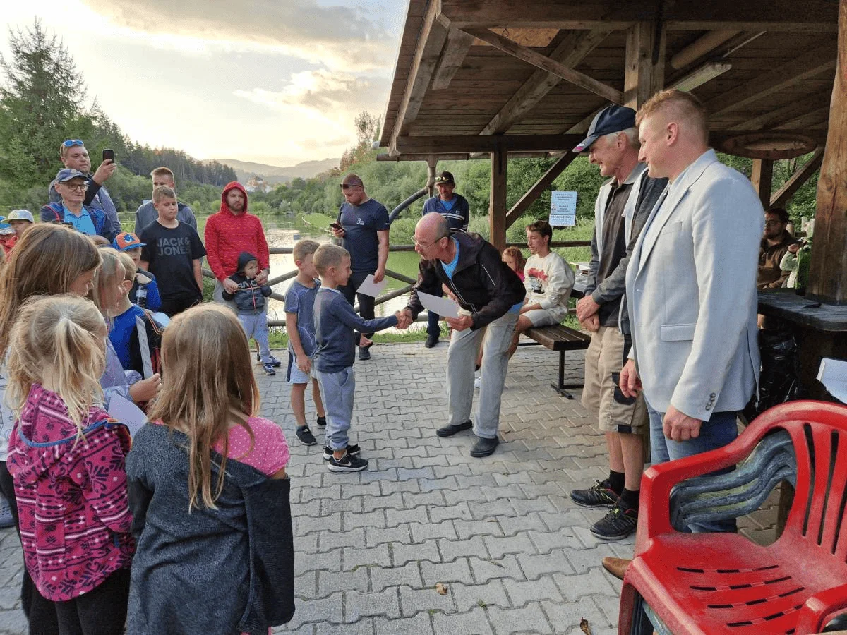 Živahen počitniški utrip na ribniku Brdinje