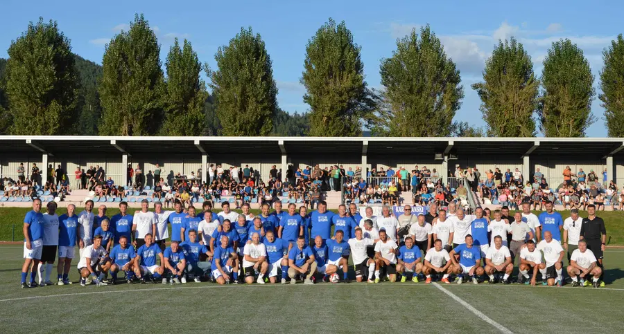 Na Prevaljah so na dobrodelni nogometni tekmi Humane zvezdice in nogometne legende Korotana zbrale 3.800 evrov