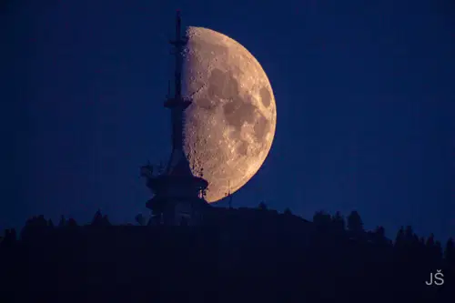 Povabilo na astronomsko opazovanje nočnega neba na Navrški vrh