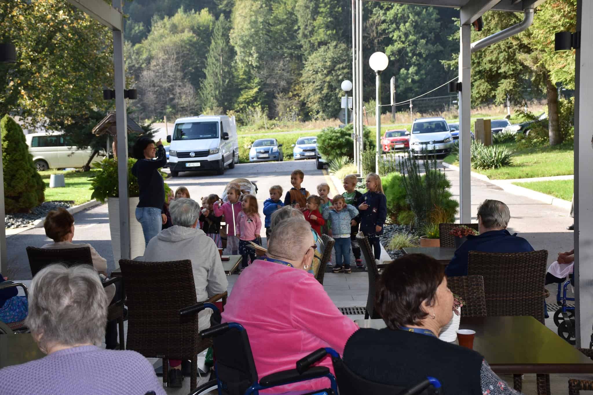 V Koroškem domu starostnikov Črneče so imeli prisrčen obisk