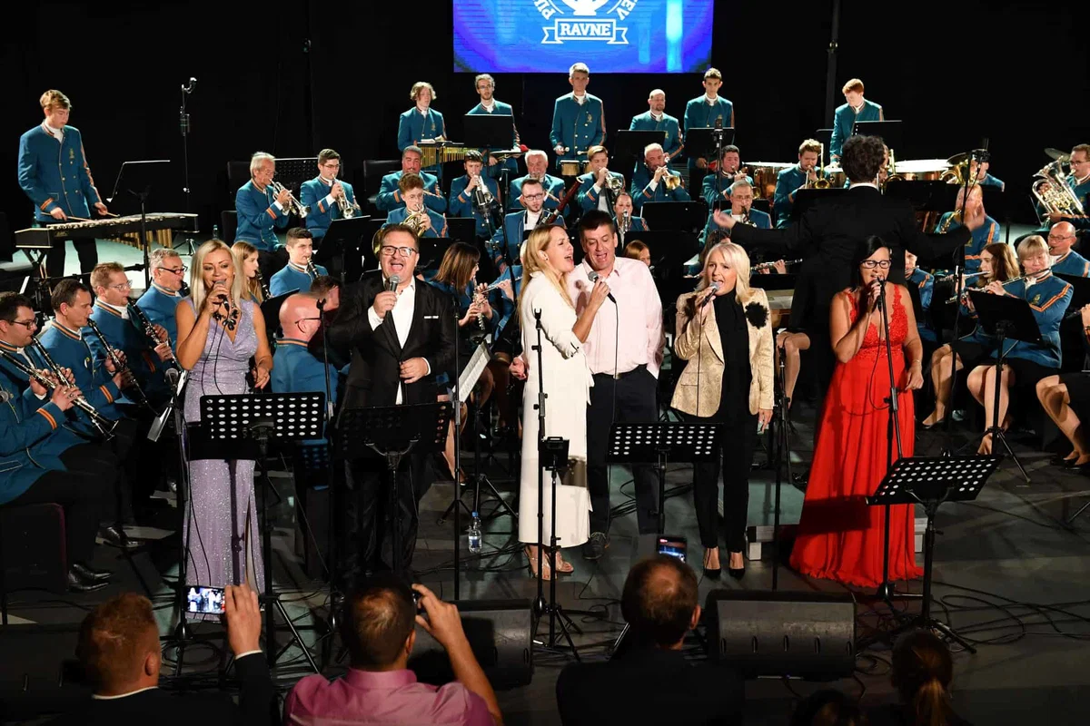 Foto: Pihalni orkester železarjev Ravne je priredil vrhunski dobrodelni glasbeni večer z imenitnimi gosti