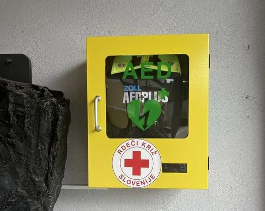 Ravne na Koroškem bogatejše za še en defibrilator