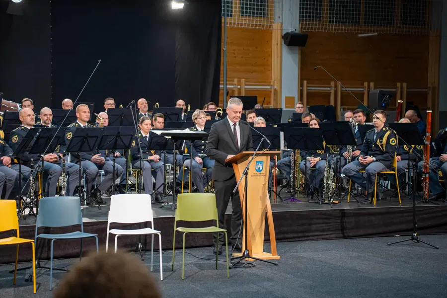 Proslava ob dnevu OZN v Slovenj Gradcu: Prizadevanja k mirnemu reševanju konfliktov (FOTO in VIDEO)