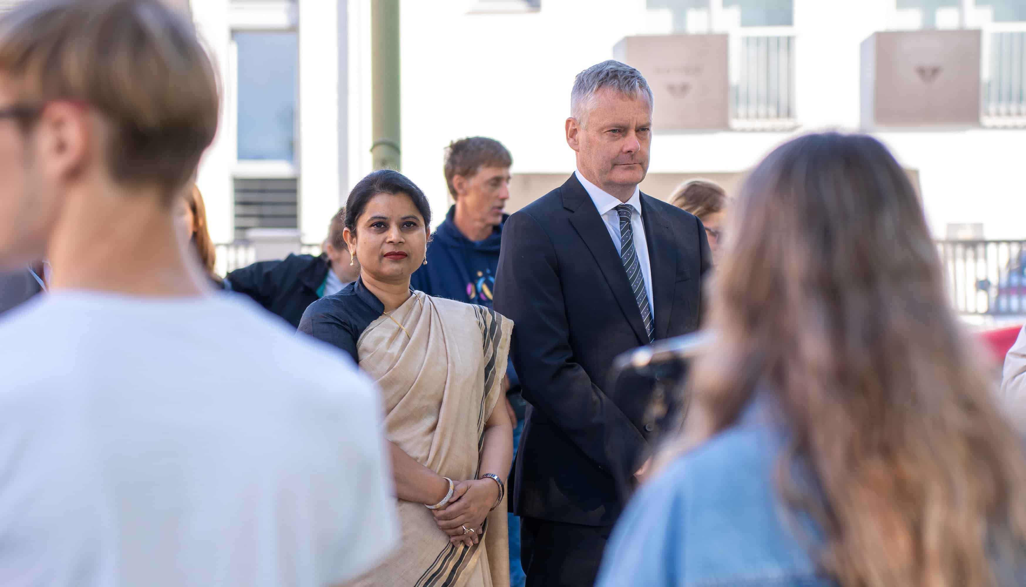 Gandhi: "Živite preprosto, da lahko tudi drugi preprosto živijo"