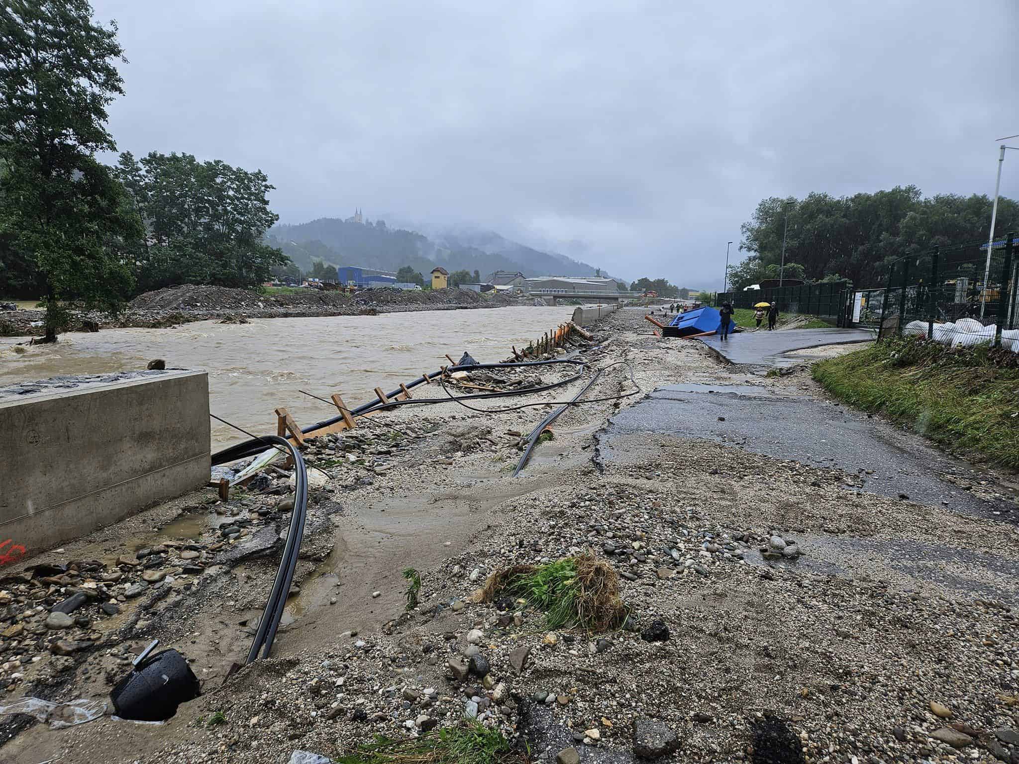 Koroškim občinam nakazanih prvih 53 milijonov predplačil za škodo po avgustovski ujmi