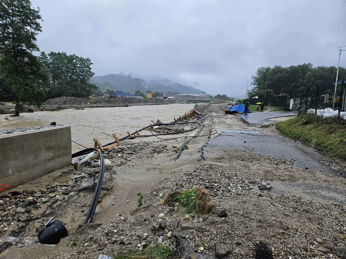 Koroškim občinam nakazanih prvih 53 milijonov predplačil za škodo po avgustovski ujmi