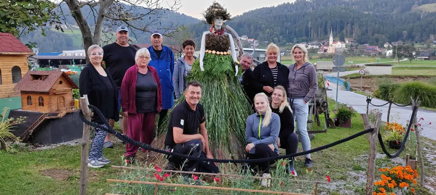 Na Gmajni ustvarili čudovito Lady Živo, boginjo žetve in življenja