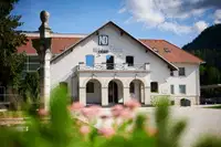 OŠ Mežica praznuje 100 let: Šola, ki je povezala generacije