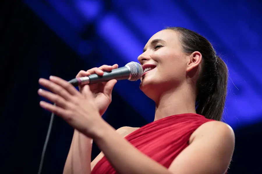 Zaključni koncert 19. Festivala slovenskega jazza  v Žerjavu in to s triom Nine Strnad