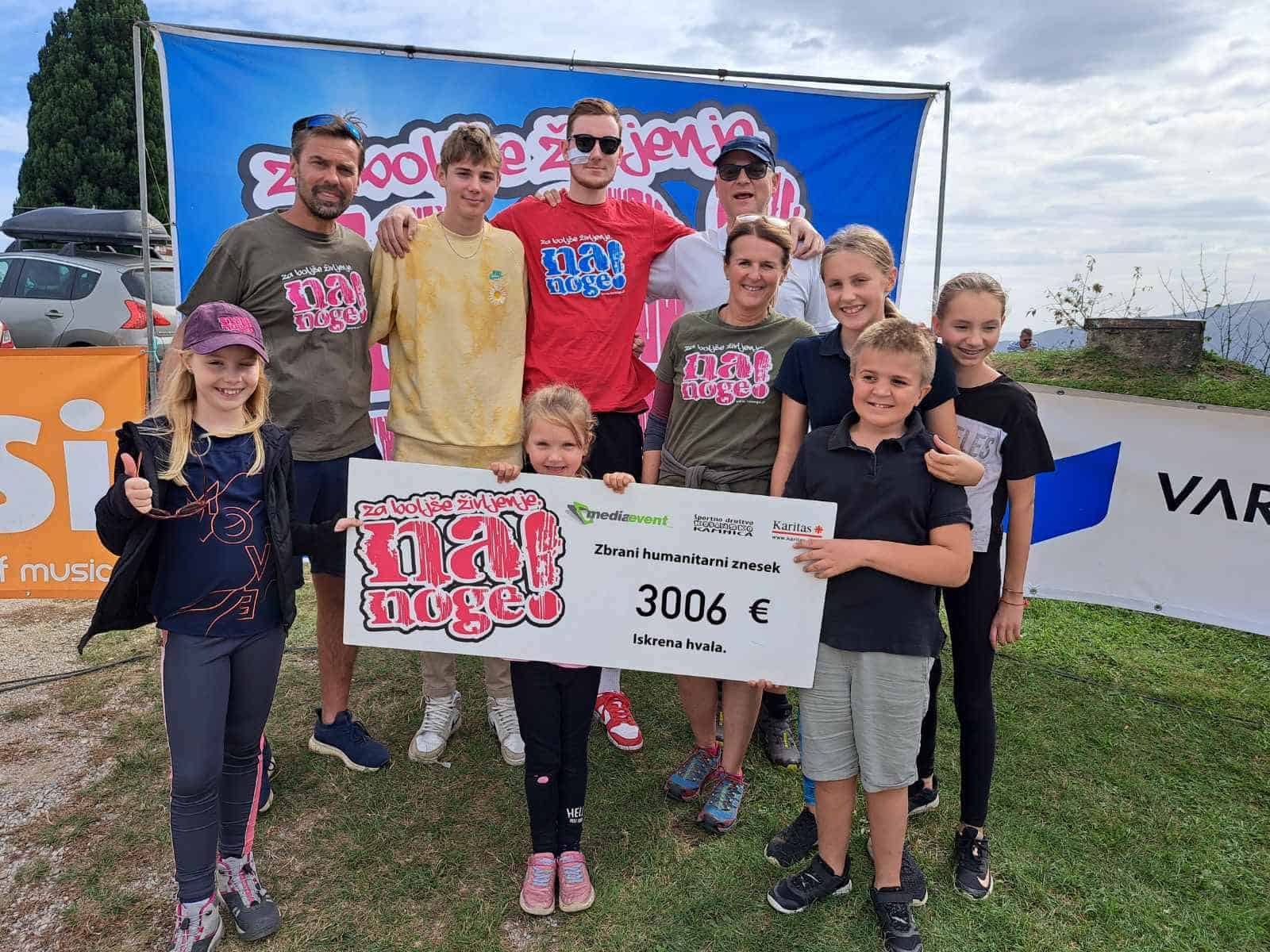 Pohodniki zbrali preko 3.000 evrov za 5-člansko družino s Prevalj