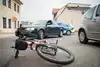 V prometni nesreči v Šmartnem vozilo zbilo kolesarja