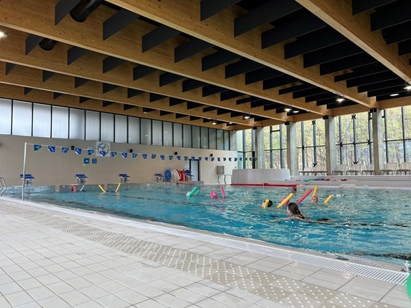 Počitnice so pred vrati in tudi tokrat bo v Bazenski kompleks Aqualatio vozil Aqualatio bus