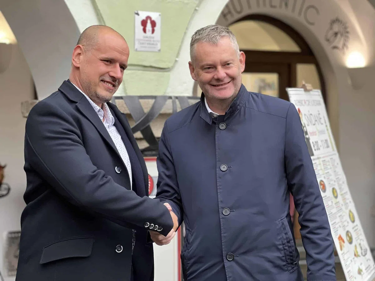 Župan Klugler z delegacijo iz Slovenj Gradca na delovnem obisku v Češkem Krumlovem