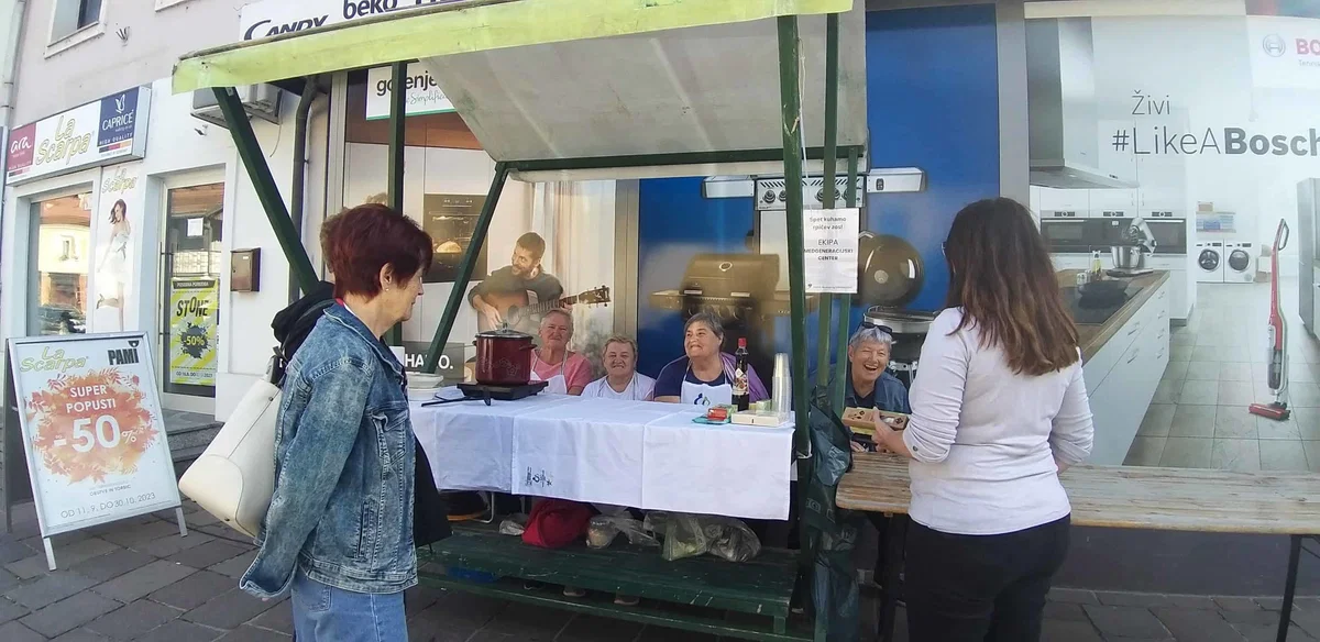 Priznanje za posebne dosežke za naj prostovoljski projekt so dobile prostovoljke društva Koroški medgeneracijski center