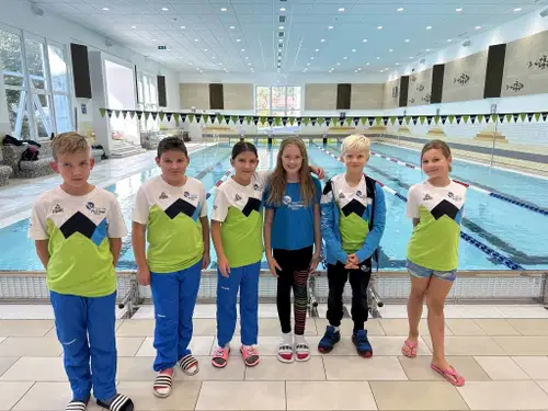 Najmlajši plavalci Fužinarja blesteli na tekmovanju (FOTO)
