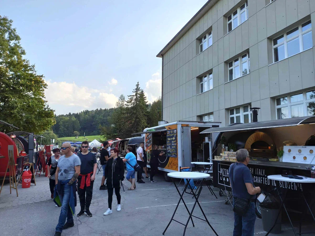 Ob praznovanju mesta Ravne obiskovalci uživali v pestrem dogajanju (FOTO)