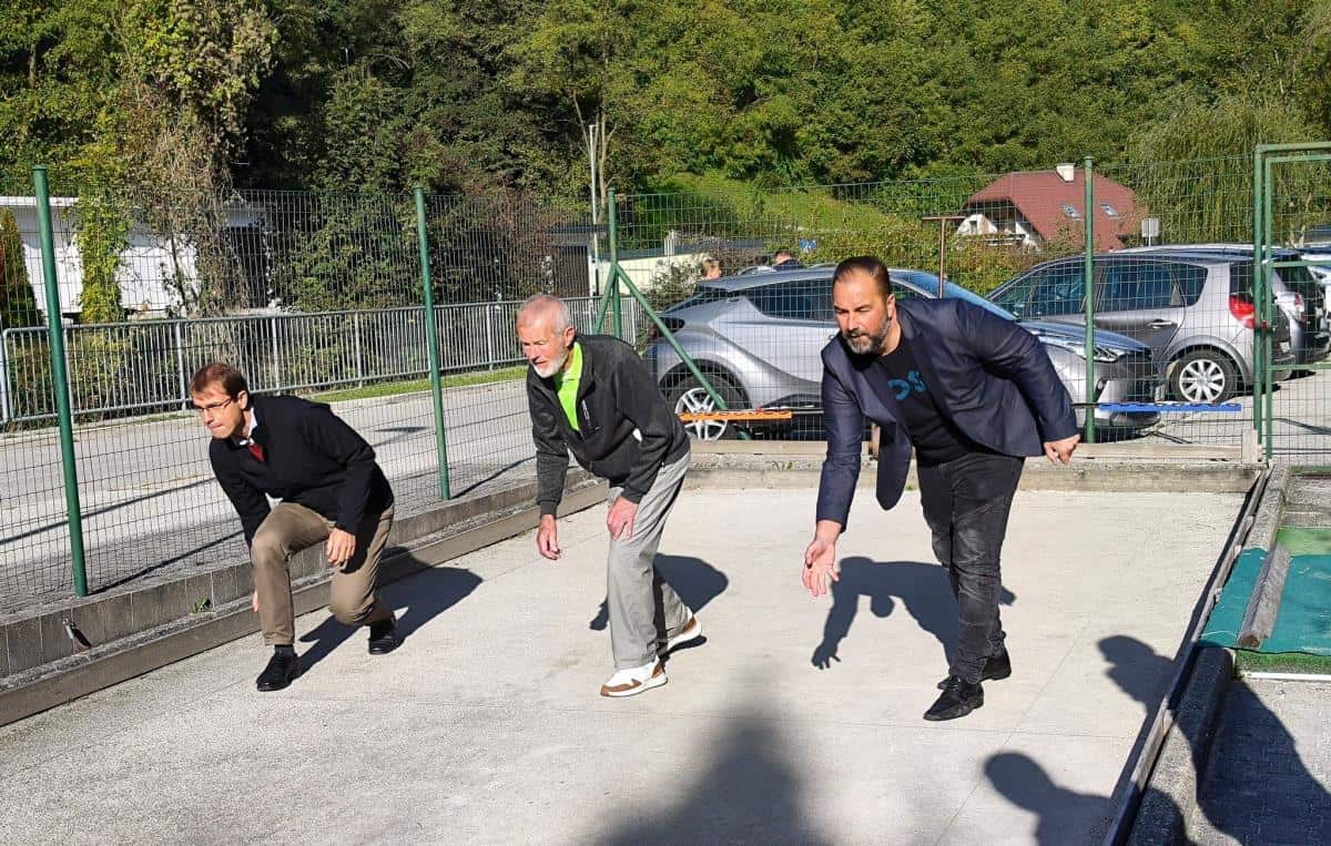 Potekal je 22. tradicionalni balinarski turnir v počastitev praznika mesta Ravne na Koroškem