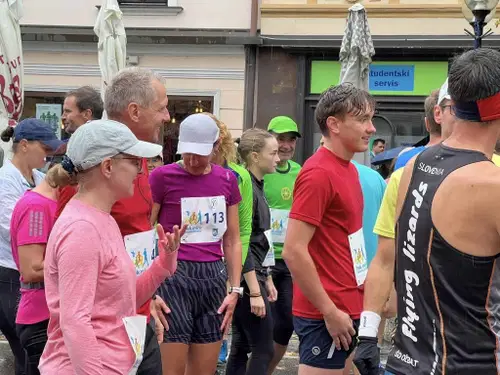 V Slovenj Gradcu je kljub dežju potekal tradicionalni Tek miru (FOTO)