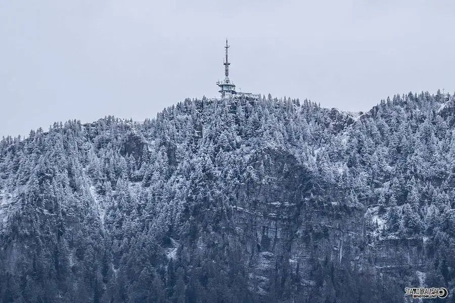 Uršljo goro je pobelil prvi sneg