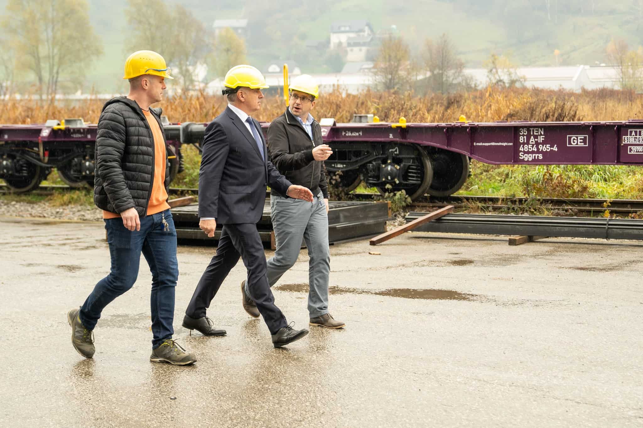 Predsednik Državnega sveta RS Marko Lotrič s sodelavci na delovnem obisku na Koroškem