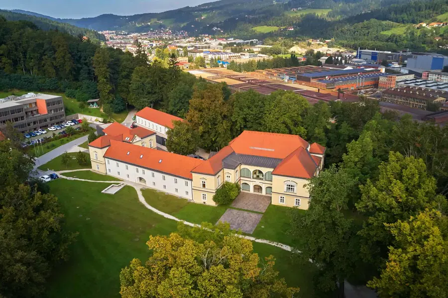 Koroška osrednja knjižnica prejemnica nagrade Zveze splošnih knjižnic
