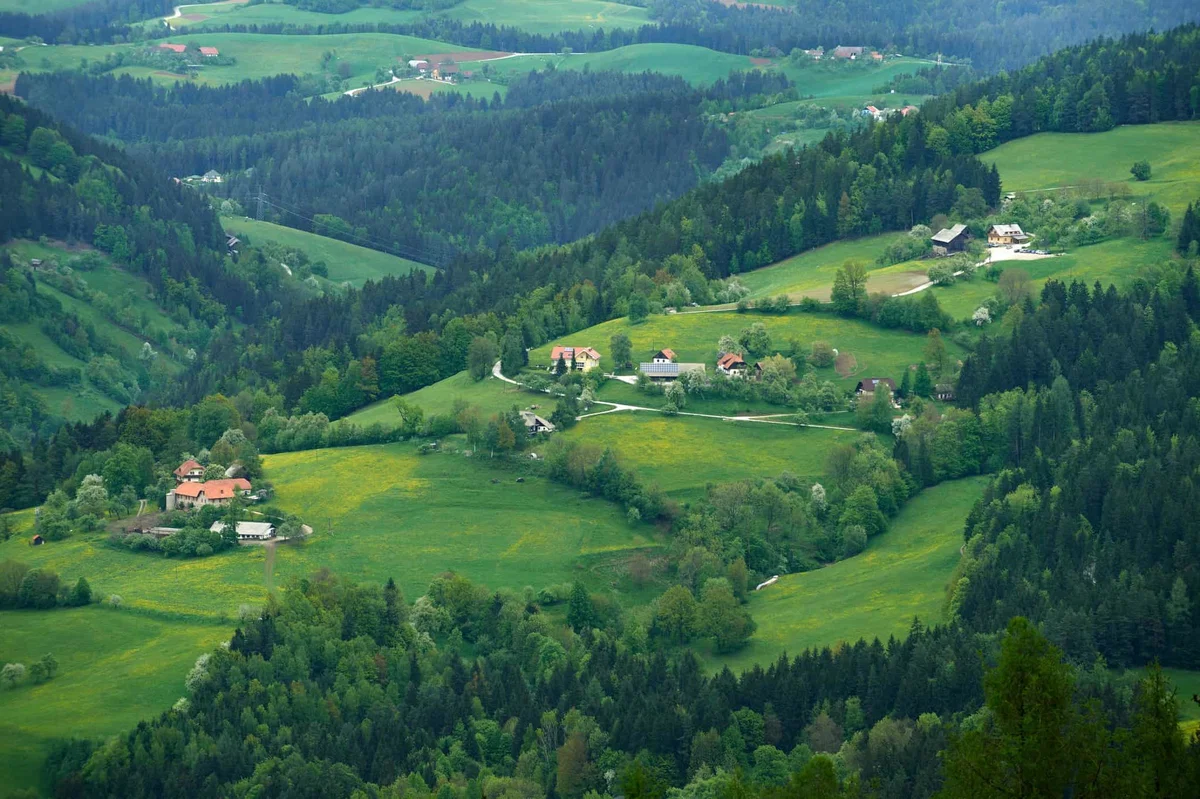 Vabilo na dogodek "Fokusna skupina z občani o kakovosti življenja v alpskem prostoru"