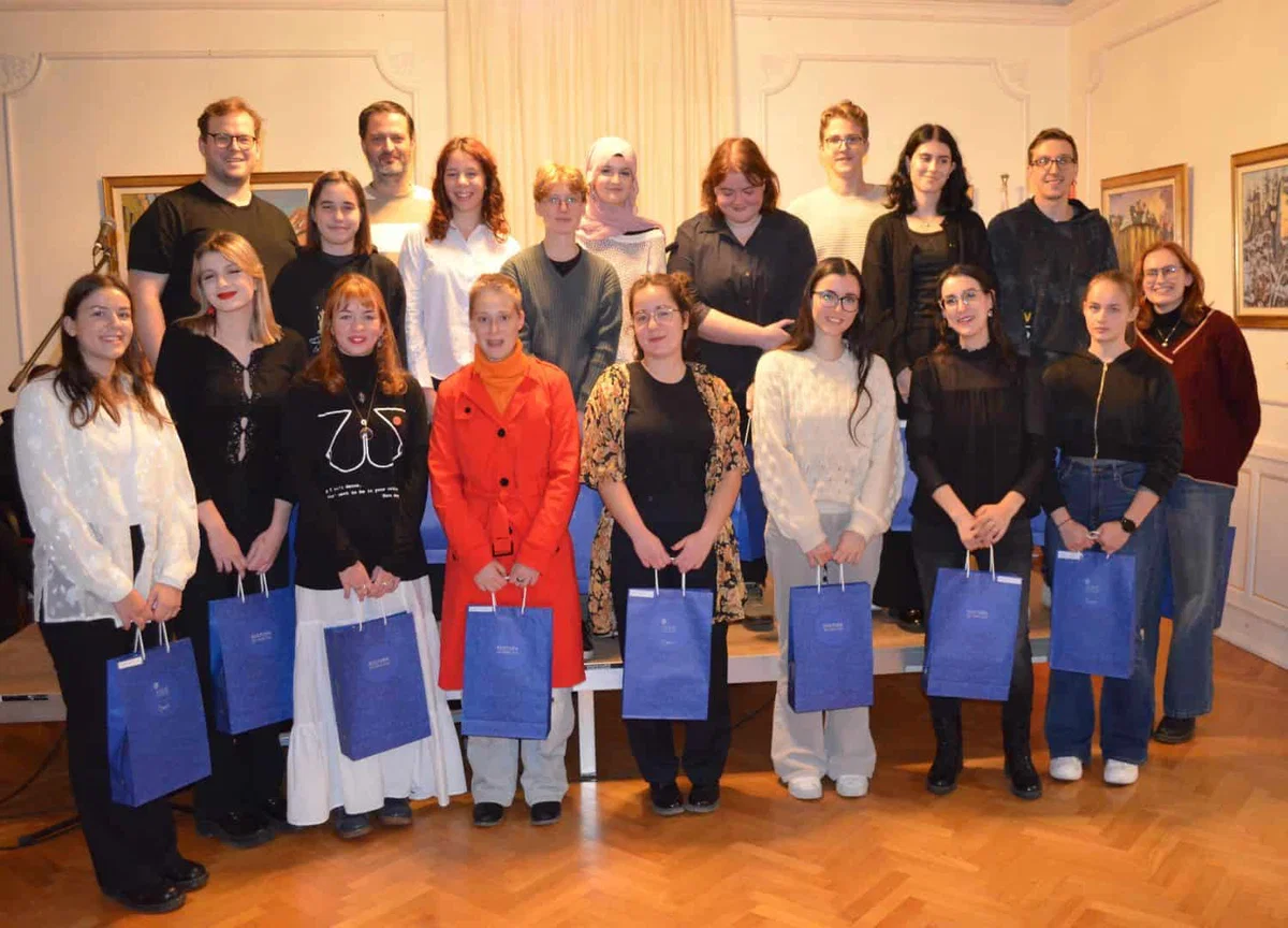 Zlata olimpijka 24. Pesniške olimpijade je postala Nika Gradišek