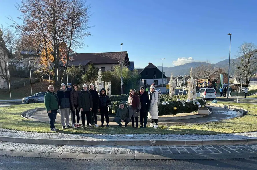 Slovenj Gradec tudi letos krasi čudovit adventni venček