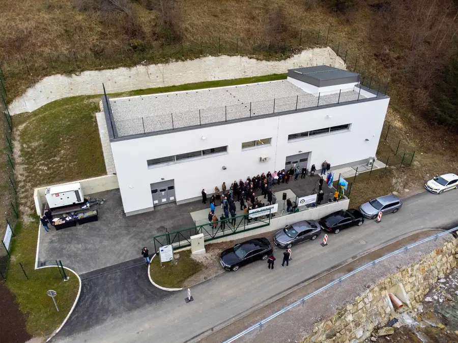 S slavnostno otvoritvijo v Suhem dolu odprli sodoben objekt za pripravo pitne vode