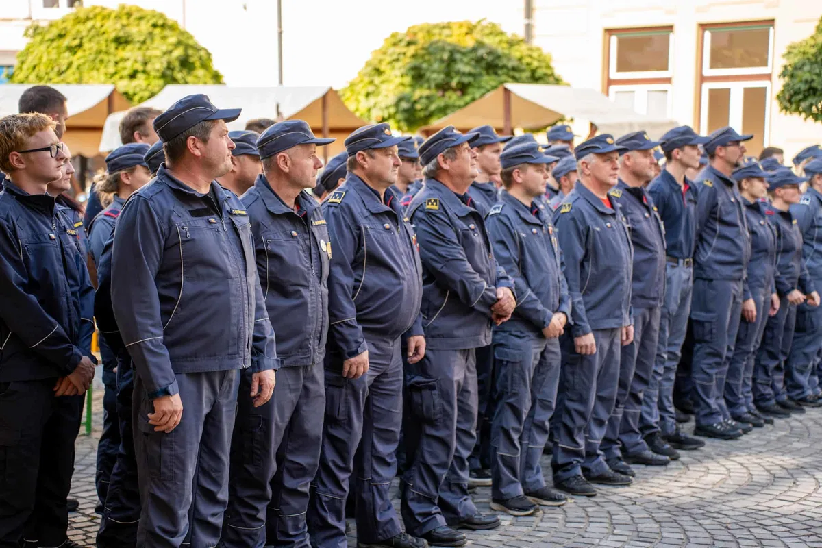 V julijskih neurjih posredovalo skoraj 36.000, v avgustovskih poplavah več kot 67.000 prostovoljnih gasilcev