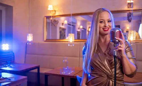 VIDEO: Bili smo na snemanju novega videospota Koroške raperke Nushy
