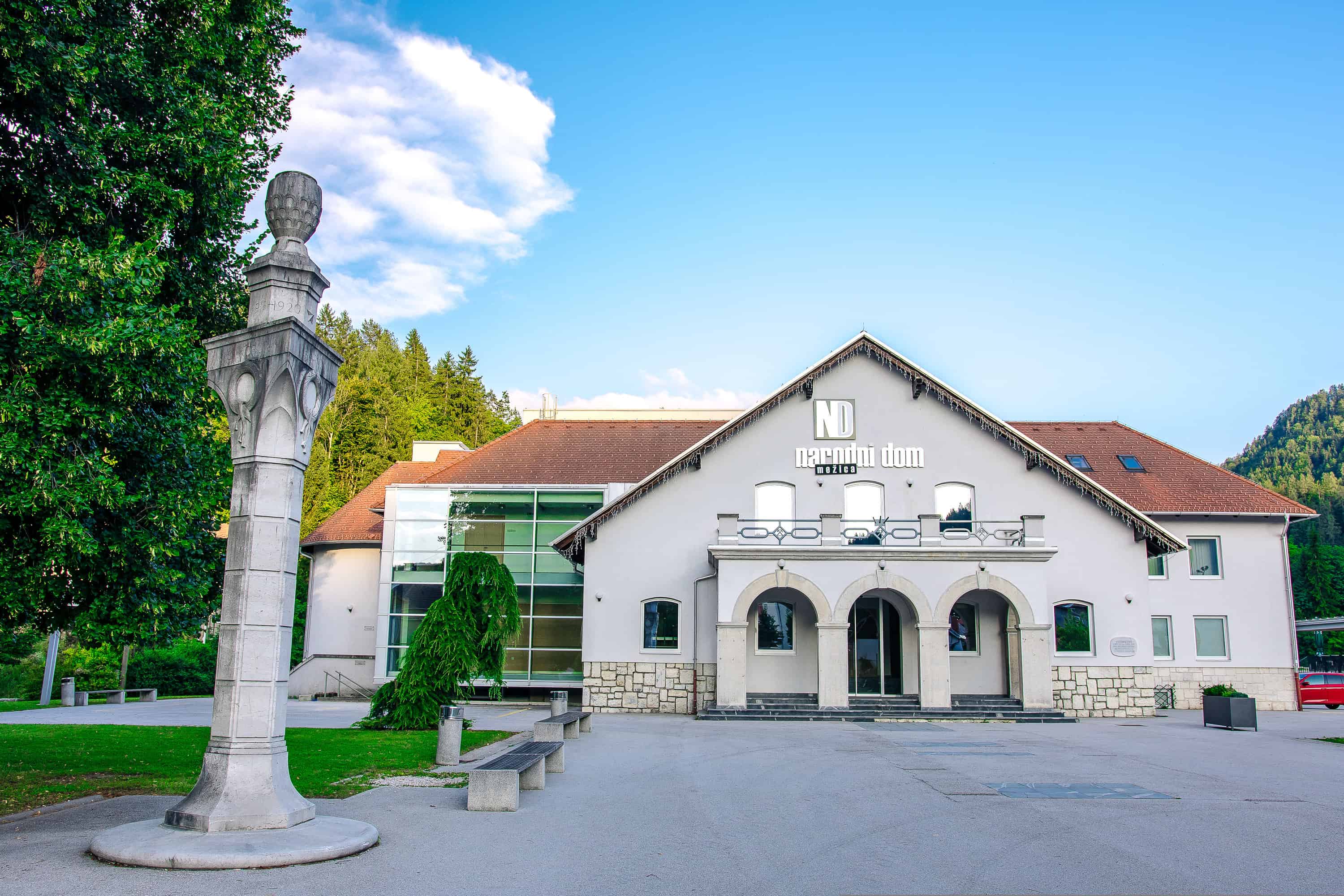 Narodni dom Mežica prinaša pester program tudi v novi sezoni. Tukaj je Gledališki abonma 2023/2024