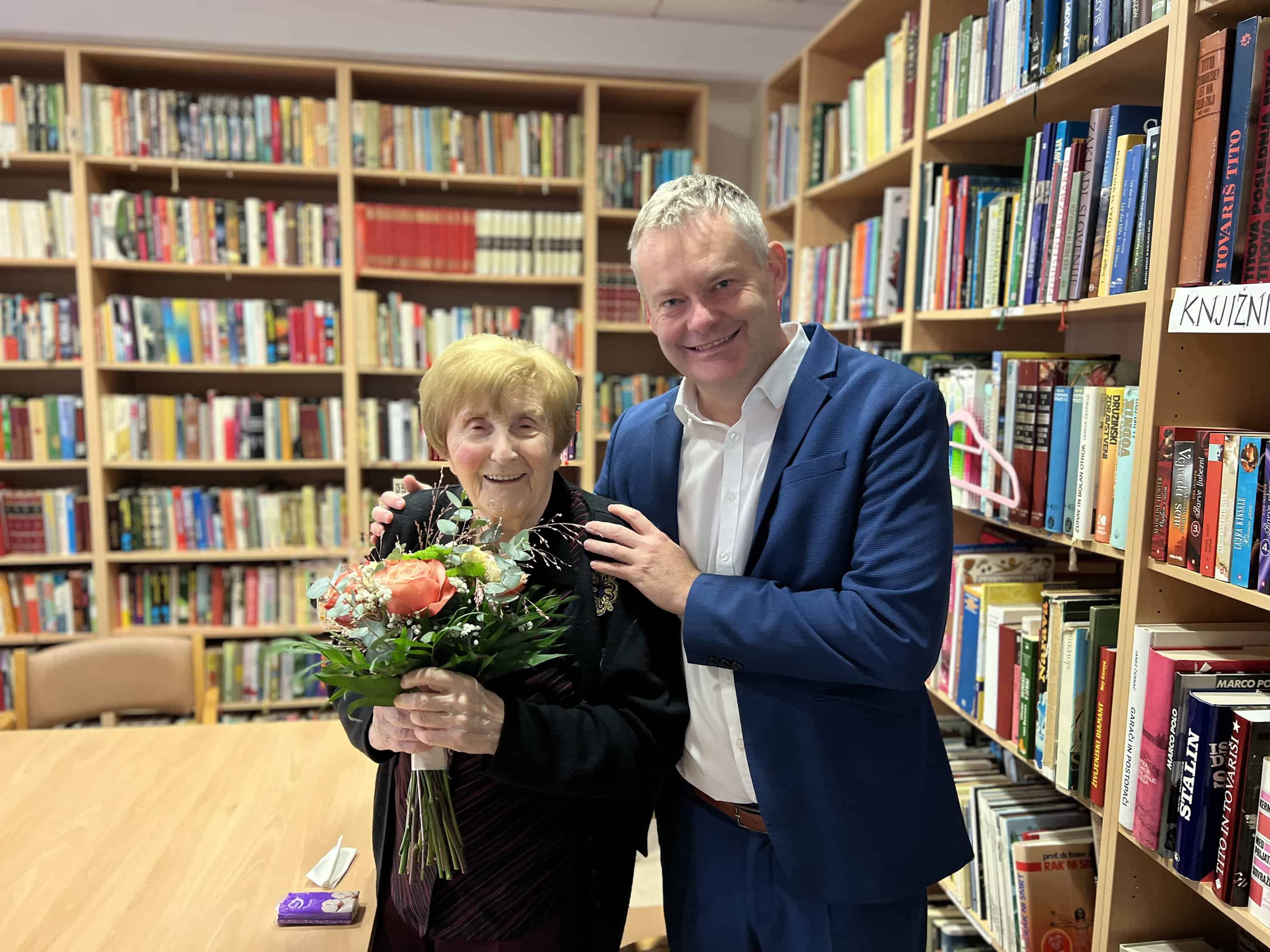 VIDEO in FOTO: Ljudmila Urbancl ob častitljivem jubileju 90. let tokrat na koncert v Stožice