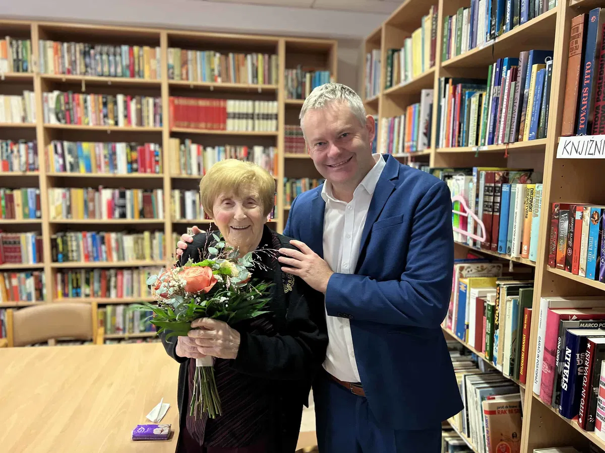 VIDEO in FOTO: Ljudmila Urbancl ob častitljivem jubileju 90. let tokrat na koncert v Stožice