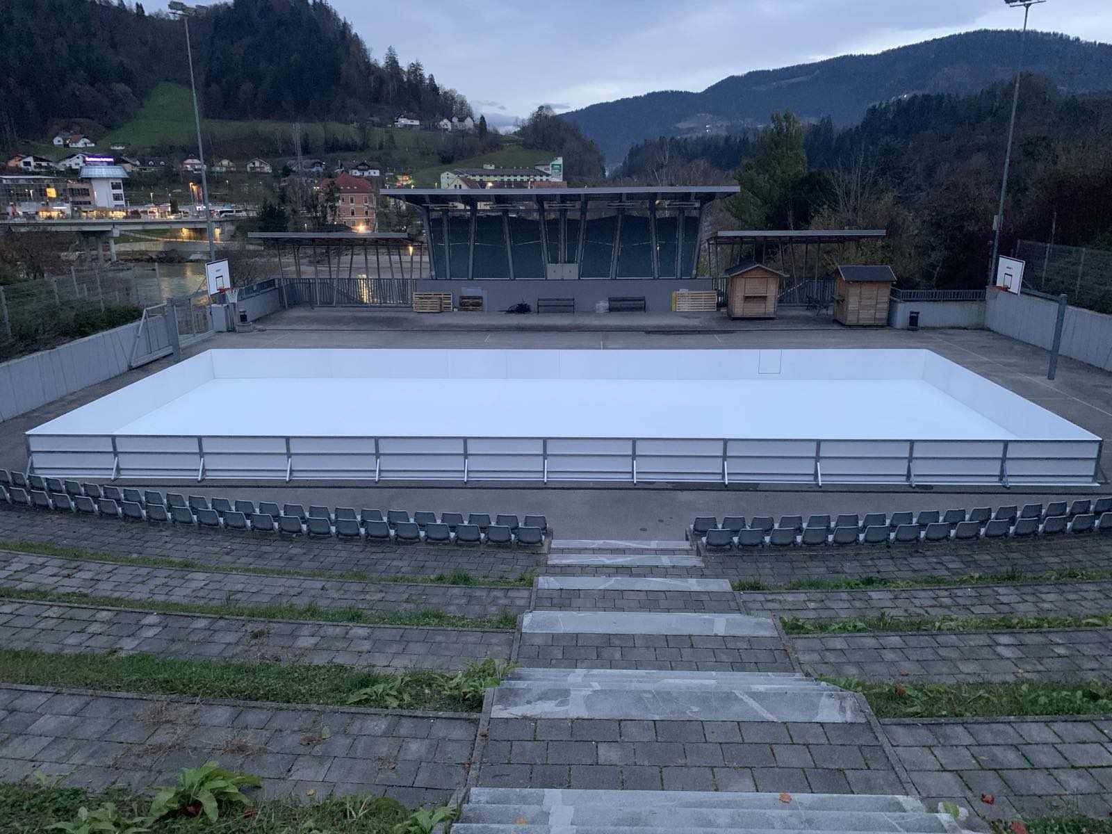 Otvoritev drsališča z BQL v Dravogradu je zaradi napovedanega slabega vremena prestavljena