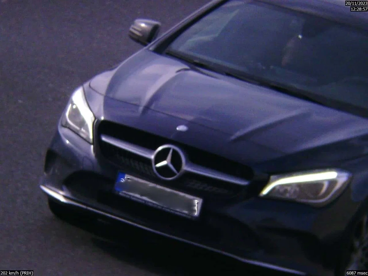 Policisti PU Celje ustavili Romuna, ki je divjal s hitrostjo 202 km/h