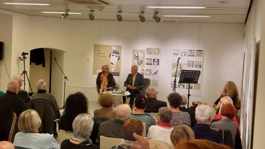 Na Ravnah na Koroškem je potekala predstavitev knjige Jožeta Prednika
