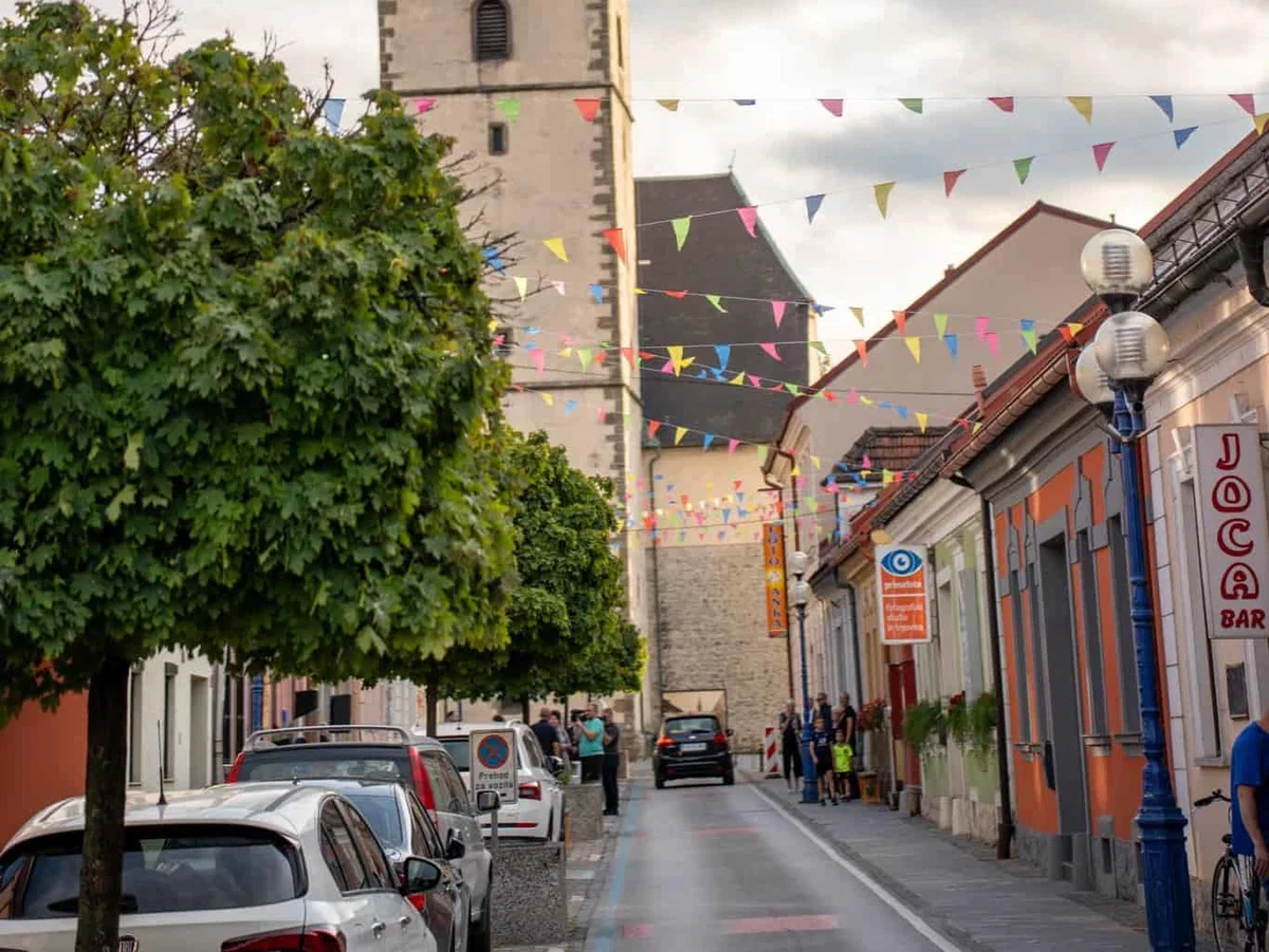 Obvestilo: Popolna zapora Meškove ulice