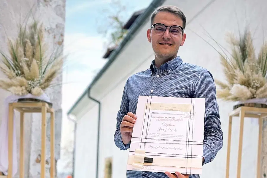 Mladi koroški florist Žan Žolger s svojimi unikatnimi šopki osvaja Slovenijo