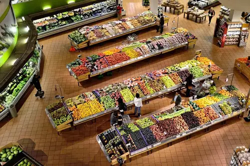 Trgovci: Prednost dajemo slovenskim pridelkom, a za kupce večinoma pomembnejša cena