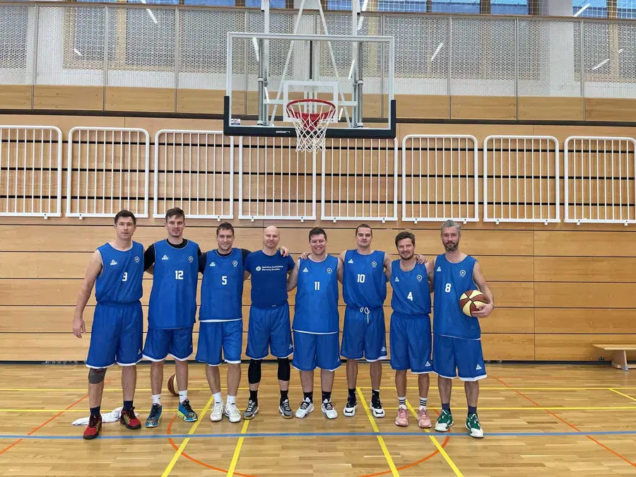 Uspešno izpeljano državno prvenstvo za zdravnike in zobozdravnike v košarki v Slovenj Gradcu (FOTO)