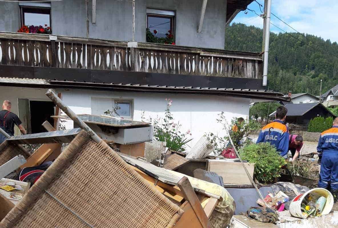 Za okoli 330 v ujmi prizadetih hiš bodo iskali druge lokacije