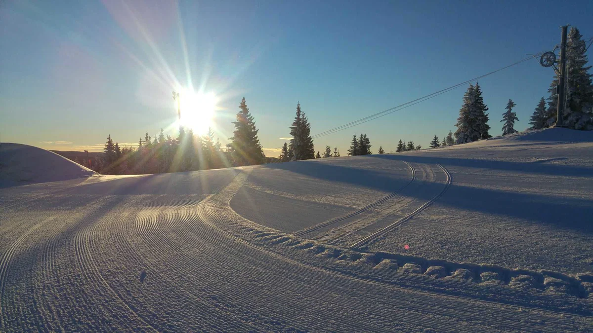 Čaka nas oblačno dopoldne, jutri bodo padavine močnejše