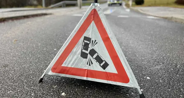 Previdno: V Podvelki je prišlo do prometne nesreče