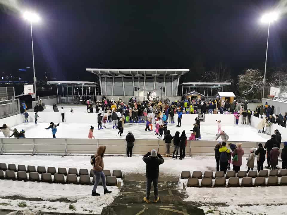 V Dravogradu otvorili in odprli prvo drsališče v letošnji sezoni na Koroškem