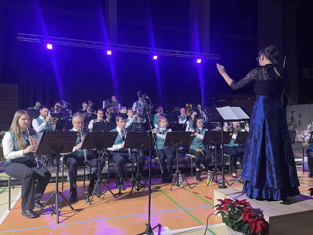 Godba na pihala Ojstrica s koncertom sinoči navdušila v Dravogradu