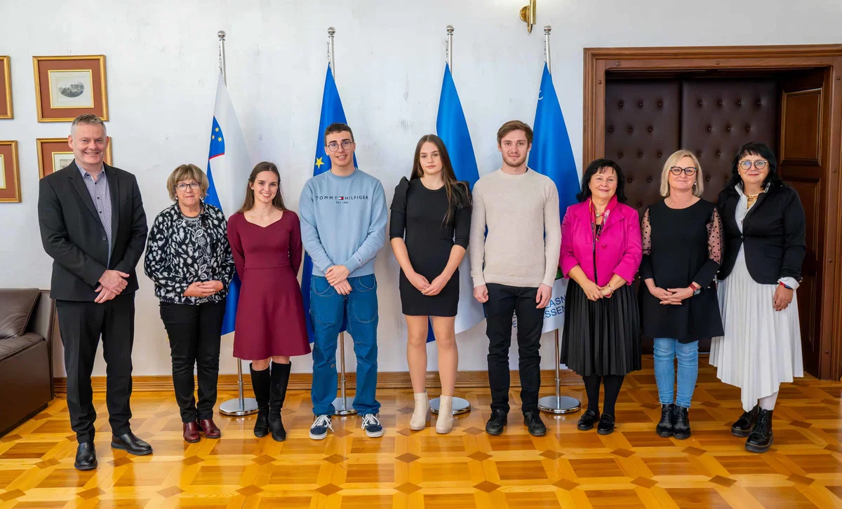 VIDEO in FOTO: Prvič v zgodovini MOSG podelili štipendije
