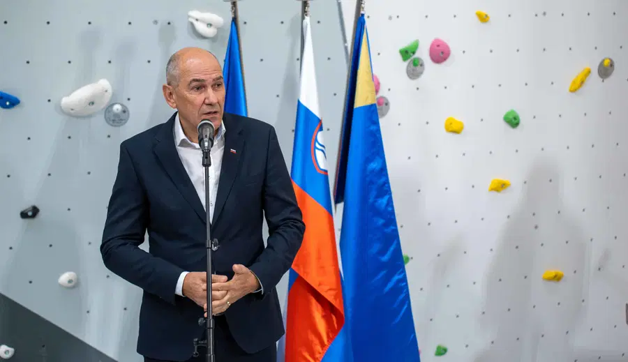 Predsednik SDS Janša kritičen do predlogov vladnih ukrepov po tragediji v Novem mestu